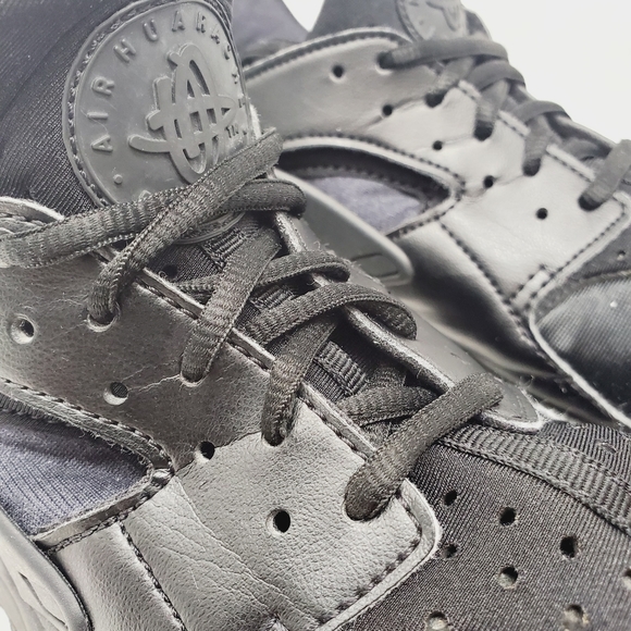 *SOLD* Nike Air Huarache Run,Black, Womens,Size 10 - Picture 10 of 12